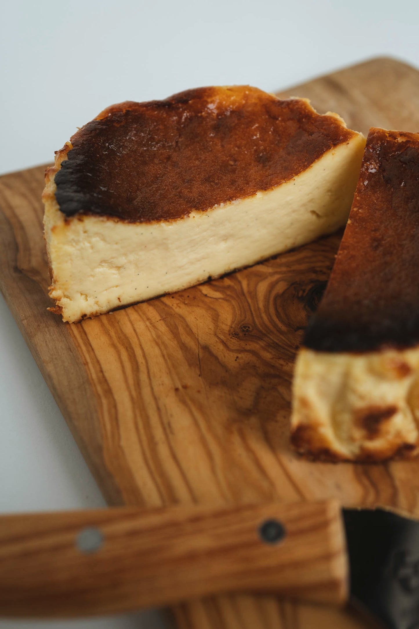 Plane-Basque Cheesecake Whole
